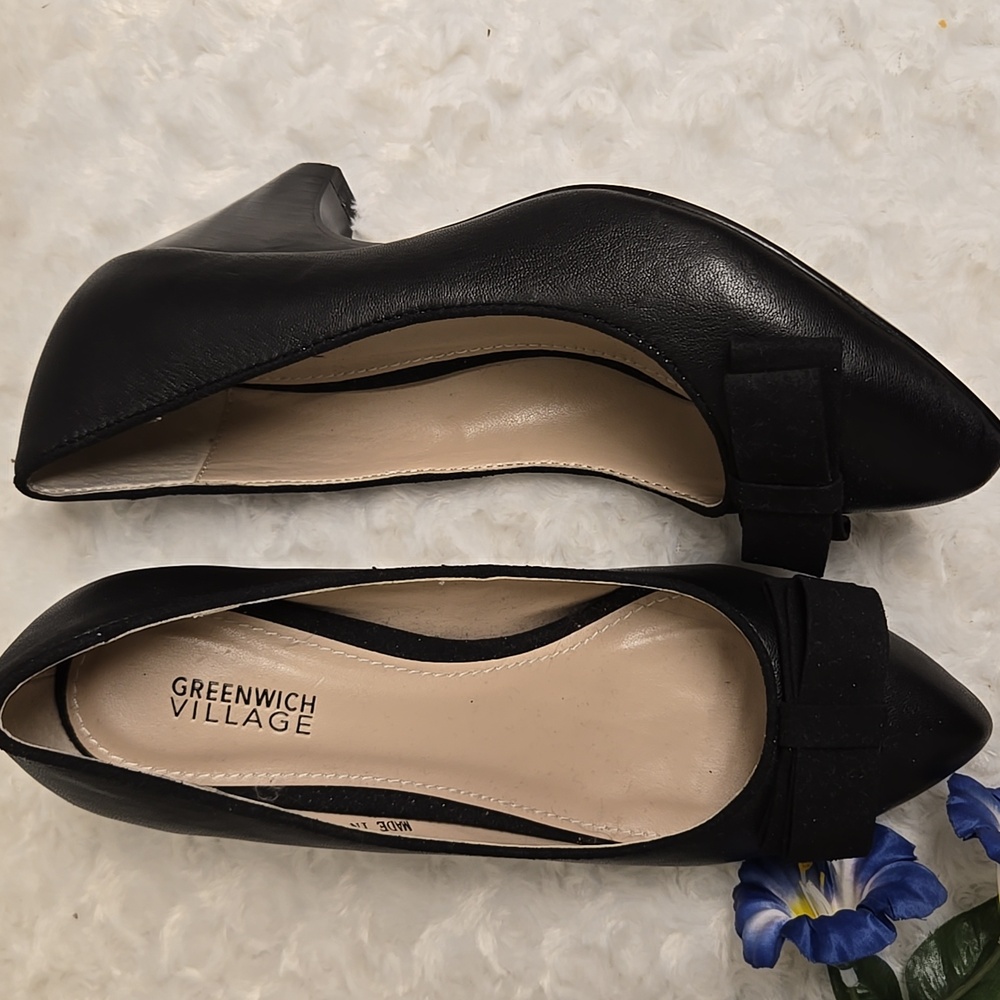 Greenwich Village | Black Bow-Heeled Shoes
